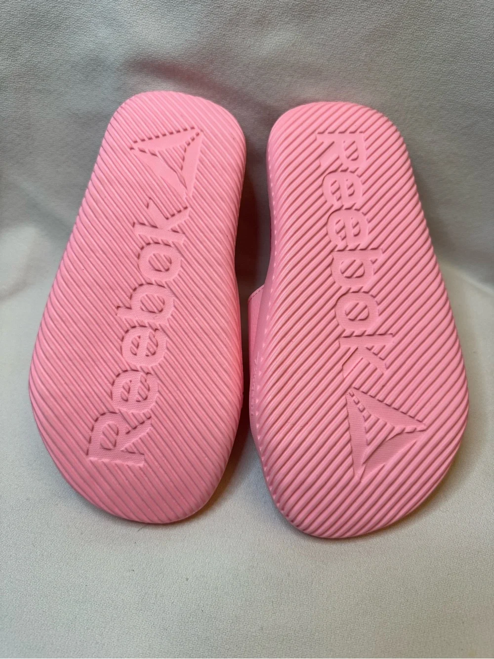 Reebok Girls Delta Vital Pink Slides Size 3 NWT